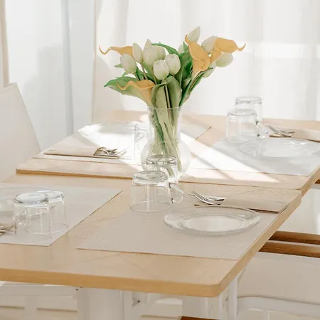 Emblemático F24-only Adults