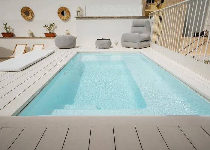 Emblemático F24-only Adults