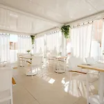 Emblemático F24-only Adults Hotel
